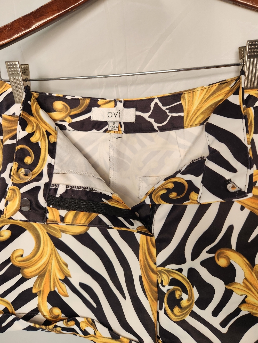 OVI Zebra Black And Gold Baroque Print Shorts - Picture 16 of 16